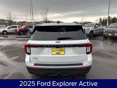 Used 2025 Ford Explorer Active image 8
