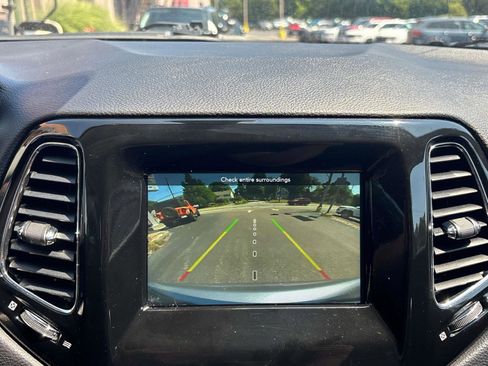 Used 2020 Jeep Compass Latitude image 18