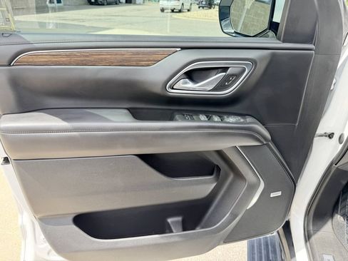 Used 2021 Chevrolet Tahoe High Country w/ Premium Package AWD/4WD image 13