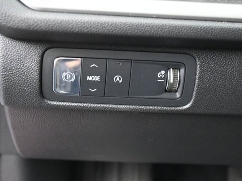 Used 2024 Chevrolet Traverse LT image 16