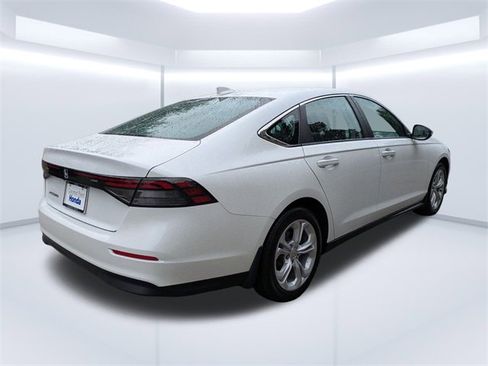 Certified 2025 Honda Accord LX image 4