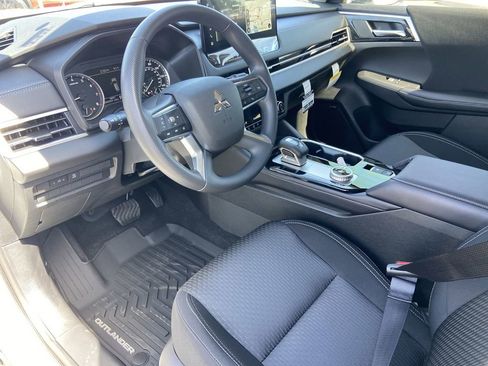 New 2026 Mitsubishi Outlander ES AWD/4WD image 6