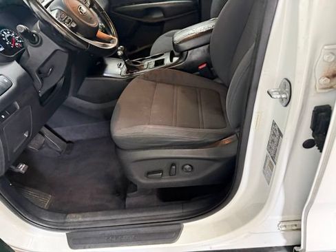 Used 2016 Kia Sorento FWD w/ LX Convenience Package image 21
