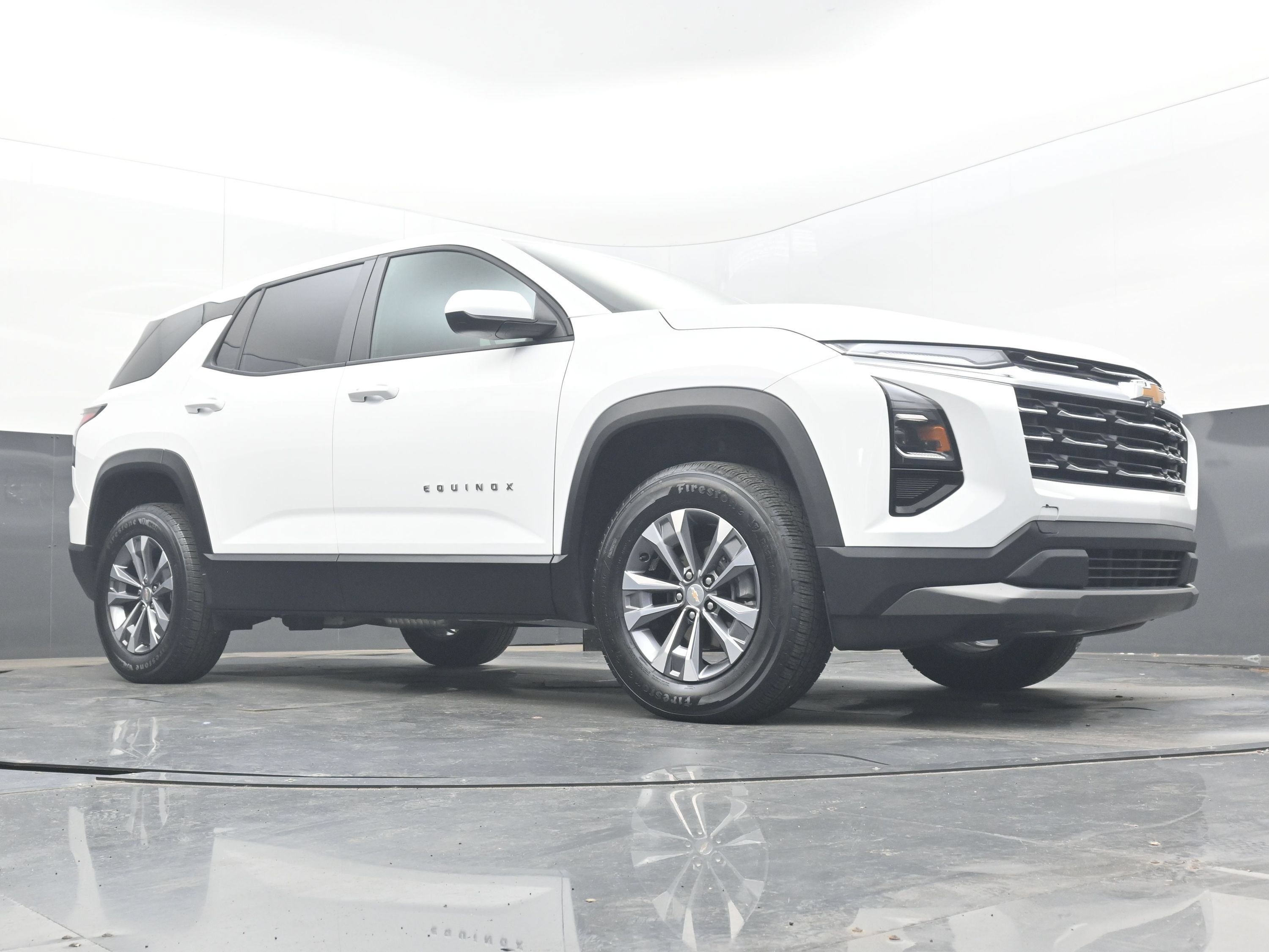Used 2026 Chevrolet Equinox LT FWD image 25