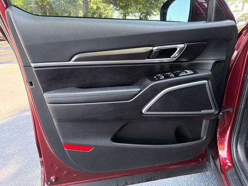 Used 2023 Kia Telluride S w/ S Sunroof Package FWD image 10