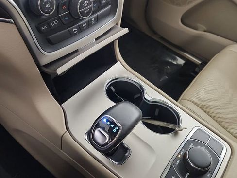 Used 2014 Jeep Grand Cherokee Limited w/ Luxury Group II AWD/4WD image 27