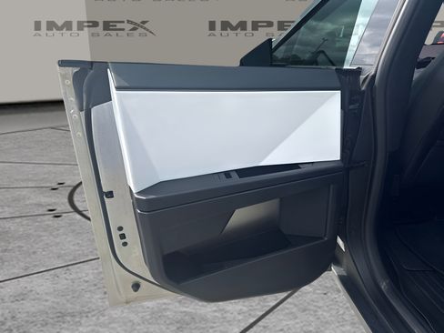 Used 2024 Tesla Cybertruck AWD Crew Cab image 30