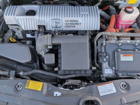 Used 2015 Toyota Prius Four image 29