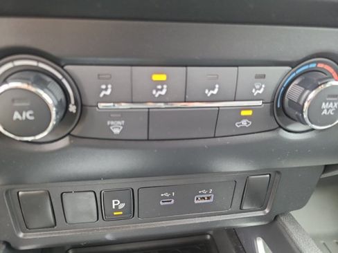 Used 2022 Nissan Frontier SV w/ Technology Package AWD/4WD image 30