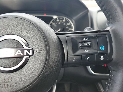 Used 2023 Nissan Rogue SL image 27