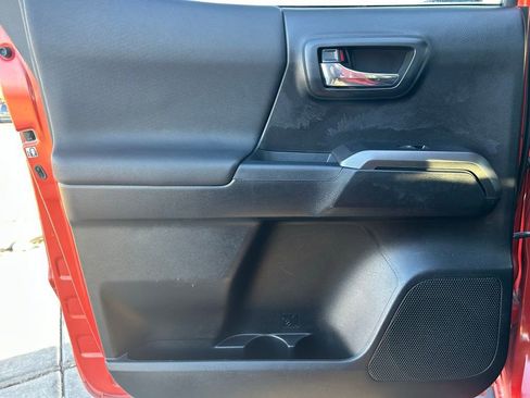 Used 2017 Toyota Tacoma TRD Sport w/ Premium & Technology Package AWD/4WD image 26