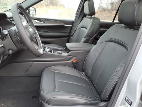 New 2026 Jeep Grand Cherokee Limited Reserve image 5