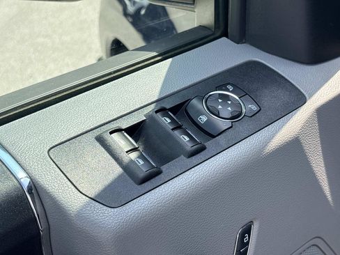 Used 2018 Ford F250 XLT AWD/4WD image 14