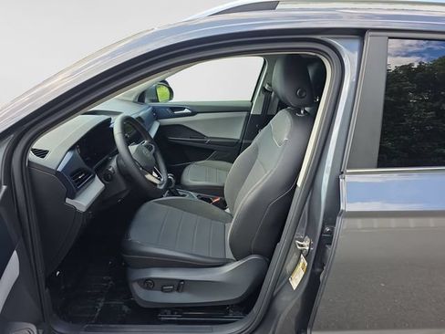 Certified 2023 Volkswagen Taos SE FWD image 11