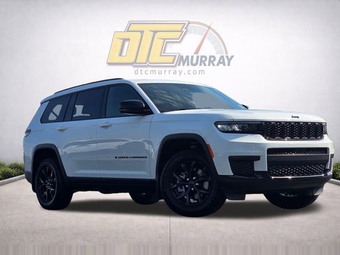 Used 2025 Jeep Grand Cherokee L Altitude image 40