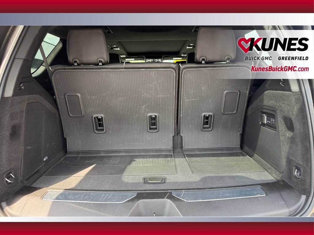 Used 2025 Cadillac Escalade Sport Platinum w/ LPO, Floor Liner Package AWD/4WD image 41