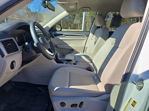 Used 2023 Volkswagen Atlas SE image 14