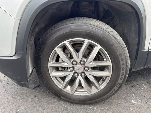 Used 2018 GMC Acadia SLE image 28