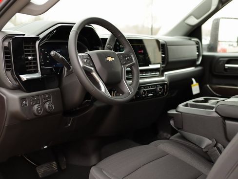 New 2026 Chevrolet Silverado 3500 LT image 10
