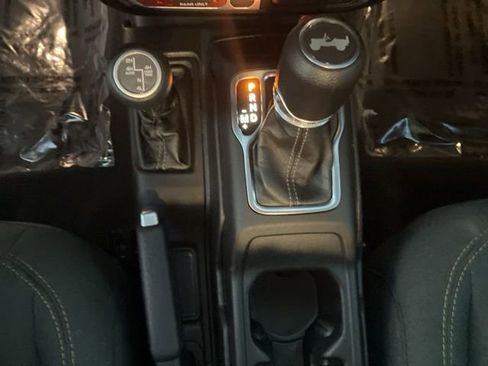 Used 2024 Jeep Wrangler Unlimited image 18