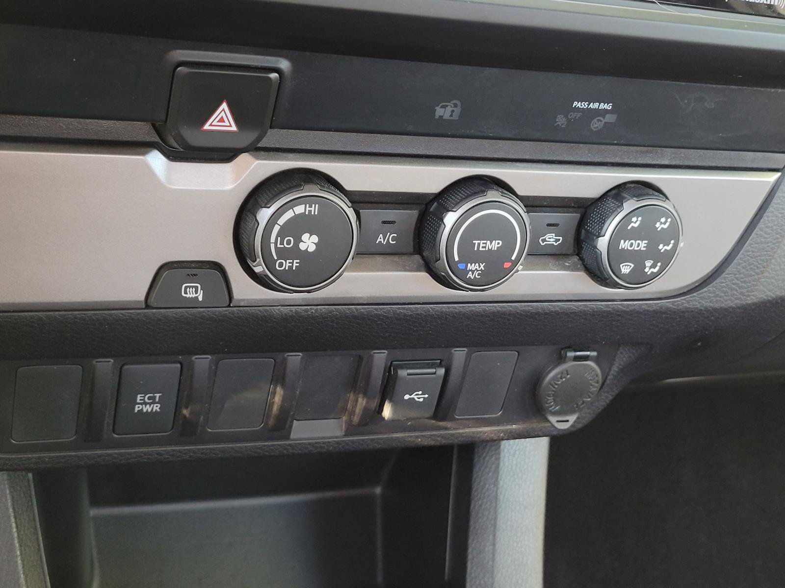 Used 2020 Toyota Tacoma SR RWD image 15