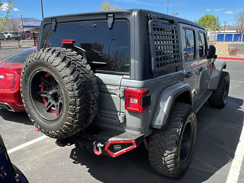 Used 2018 Jeep Wrangler Unlimited Rubicon w/ Dual Top Group AWD/4WD image 2