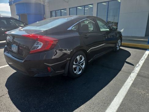 Used 2018 Honda Civic LX image 9