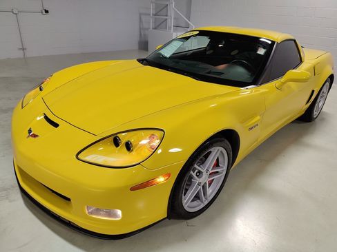 Used 2006 Chevrolet Corvette Z06 w/ Preferred Equipment Group image 18