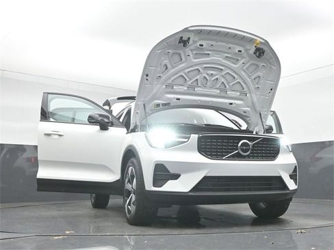 New 2026 Volvo XC40 B5 Core w/ Climate Package image 52