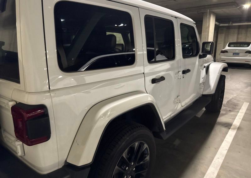 Used 2023 Jeep Wrangler Unlimited Sahara w/ Cold Weather Group AWD/4WD image 4