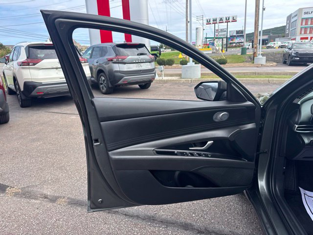 Used 2024 Hyundai Elantra SEL FWD image 10