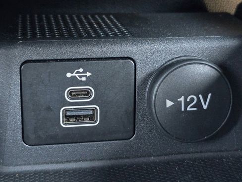 Used 2025 Ford Escape ST-Line AWD/4WD image 6