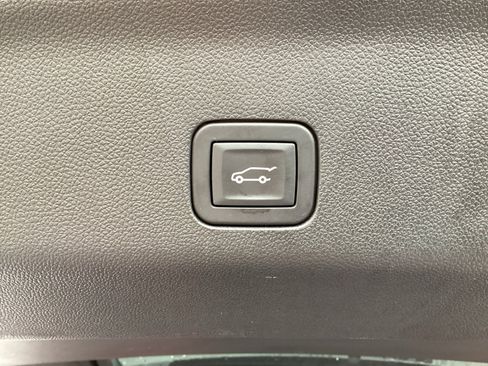 Used 2024 Chevrolet Tahoe RST image 18