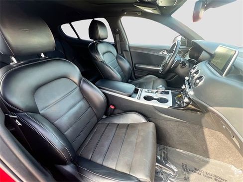 Used 2018 Kia Stinger GT2 image 30