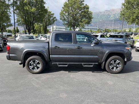 Used 2019 Toyota Tacoma TRD Sport w/ Technology Package AWD/4WD image 6