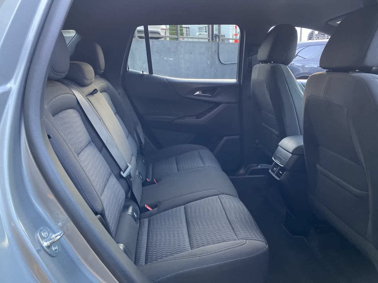 Used 2026 Chevrolet Equinox LT AWD/4WD image 17