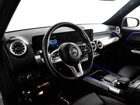 Used 2023 Mercedes-Benz EQB 250+ image 2
