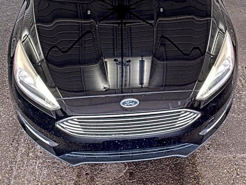Used 2016 Ford Focus Titanium FWD image 6