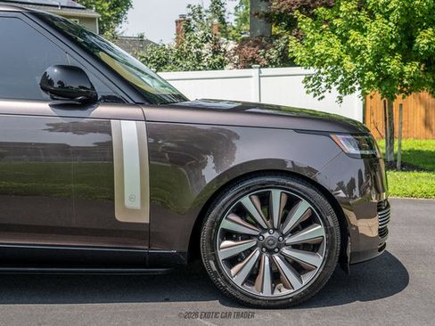 Used 2025 Land Rover Range Rover SV AWD/4WD image 11
