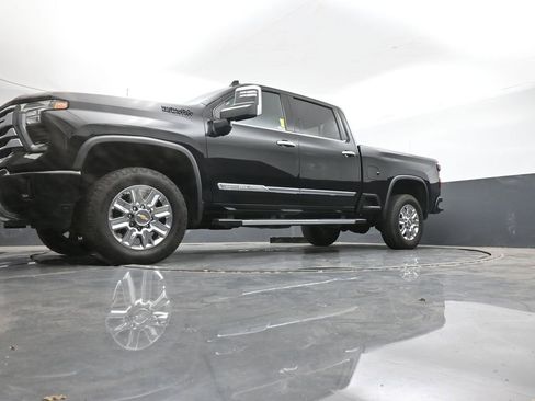 Used 2024 Chevrolet Silverado 2500 High Country w/ High Country Premium Package image 36