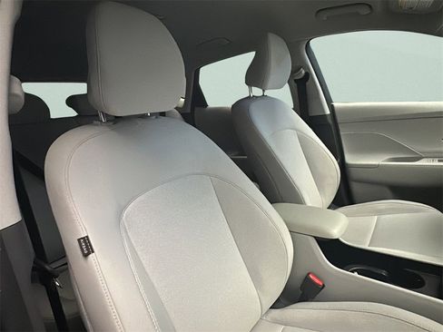 Certified 2025 Hyundai Kona SEL image 15