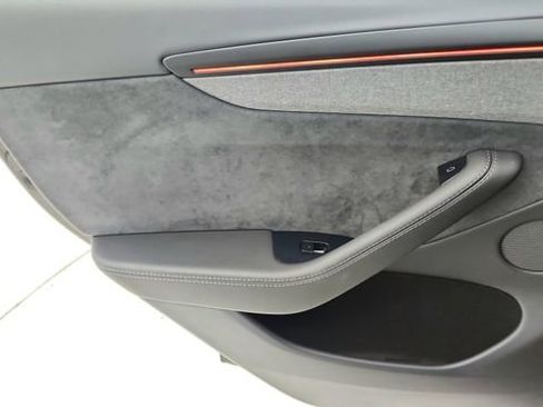 Used 2026 Tesla Model Y Long Range image 30