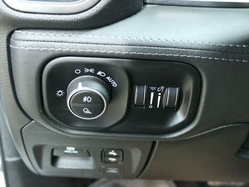 Used 2020 RAM 1500 Limited image 15