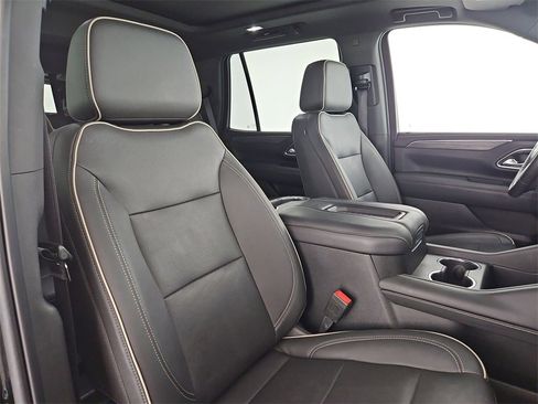 Used 2022 GMC Yukon SLT w/ SLT Premium Package image 35