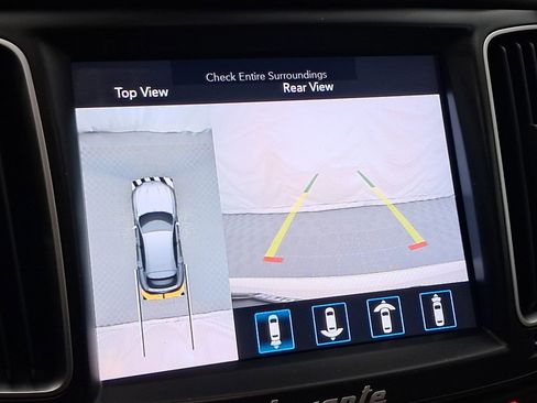 Used 2019 Maserati Levante S image 21