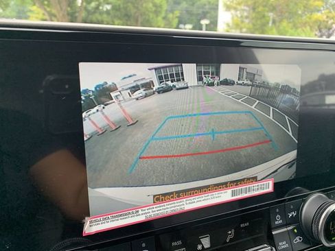 Used 2023 Toyota Highlander Bronze Edition FWD image 22