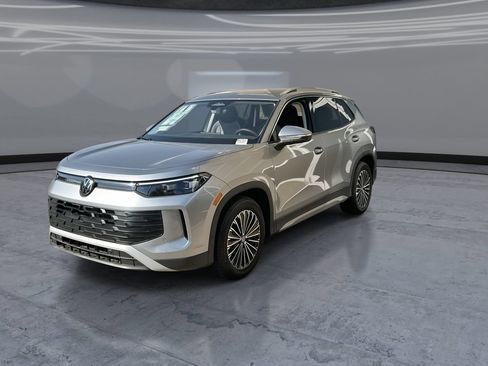 New 2026 Volkswagen Tiguan S FWD image 3