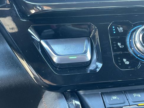 Used 2022 GMC Sierra 1500 AT4 w/ AT4 Premium Package image 17