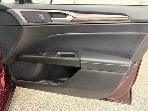 Used 2017 Ford Fusion Energi SE image 40