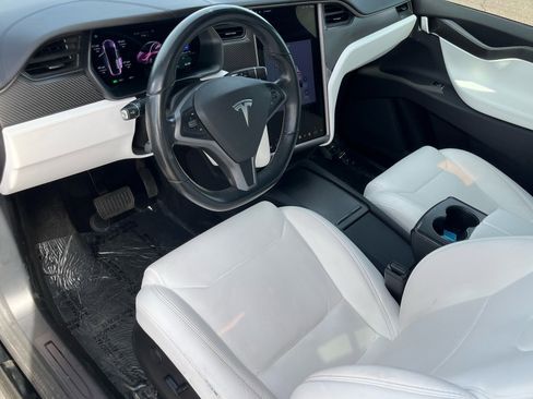 Used 2018 Tesla Model X 75D image 16